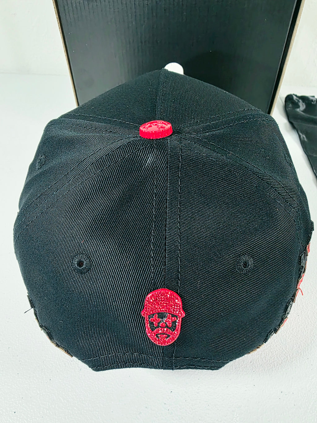 Barbas hats X rico o Mu3rto |ROM | Full set [hat ,box , dust cover, card and keychain] Box Premium Limited Edition